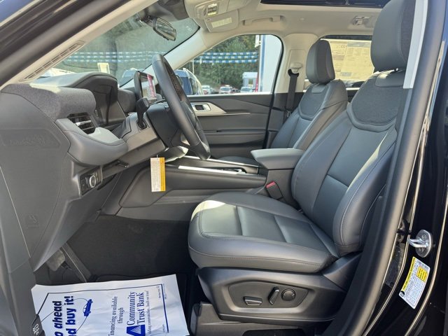 New 2025 Ford Explorer Active w/ Active Comfort Package image 16
