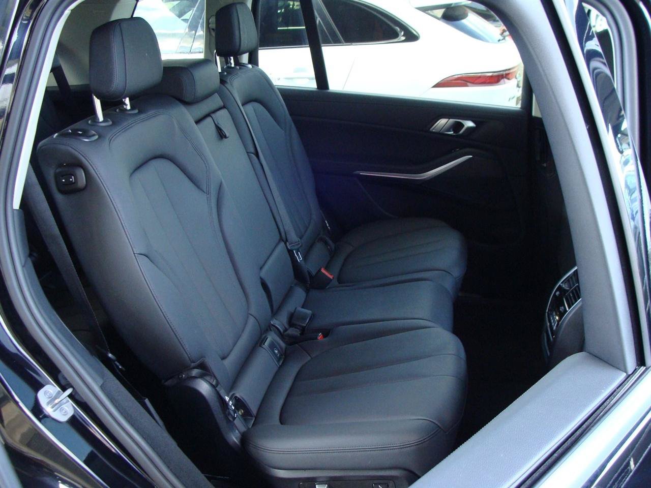 Used 2021 BMW X7 xDrive40i AWD/4WD image 12