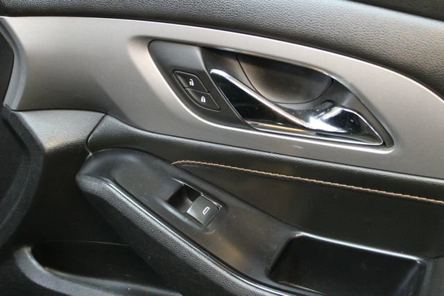 Used 2019 Chevrolet Traverse LT image 9