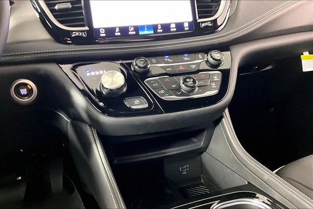 New 2027 Chrysler Pacifica Limited AWD/4WD image 7