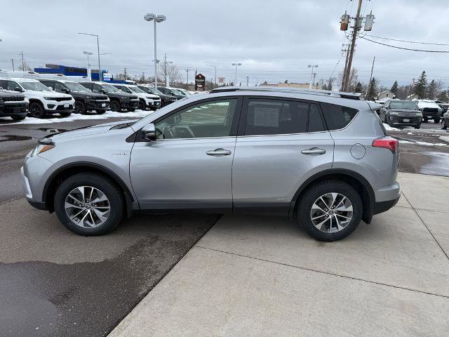 Used 2018 Toyota RAV4 XLE image 4