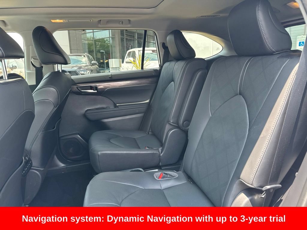 Certified 2020 Toyota Highlander Platinum AWD/4WD image 16