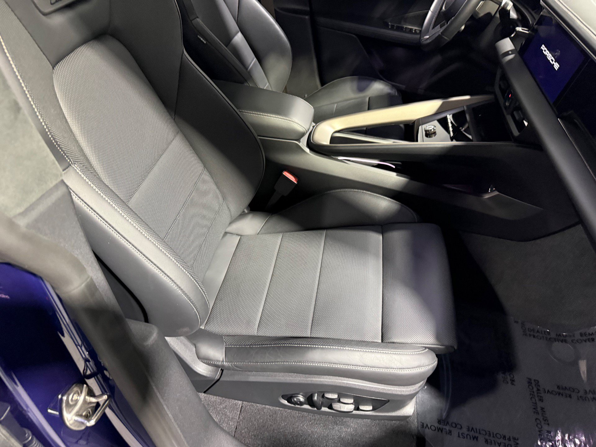 Used 2024 Porsche Macan Turbo Electric AWD/4WD image 30
