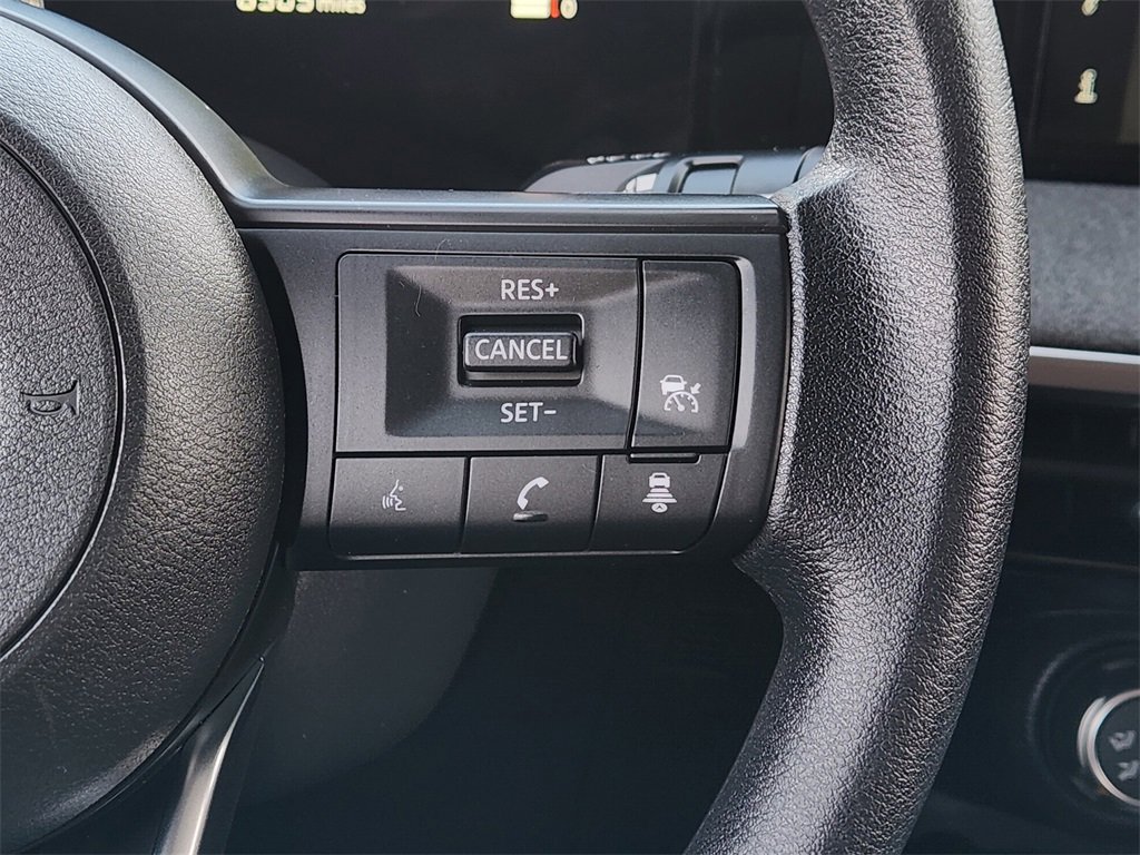 Used 2025 Nissan Kicks SV image 27