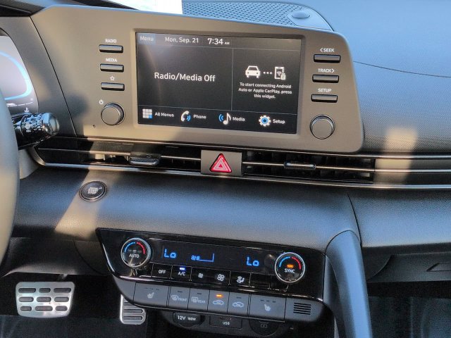 New 2026 Hyundai Elantra SEL Sport FWD image 17