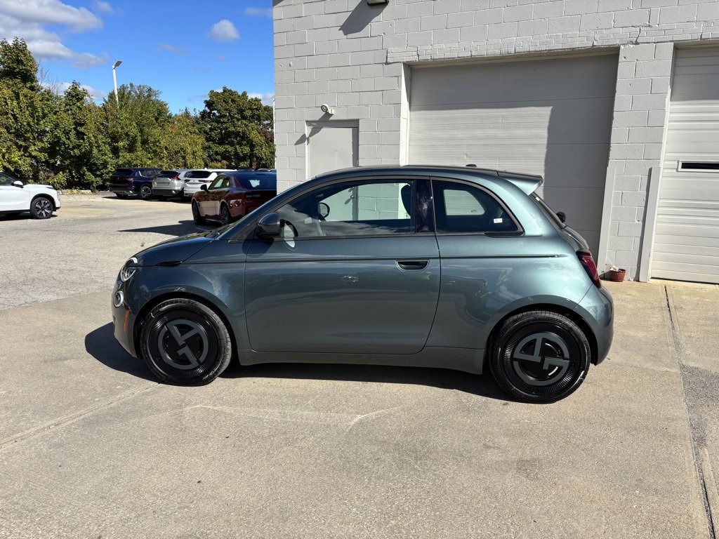 New 2025 FIAT 500 e image 8