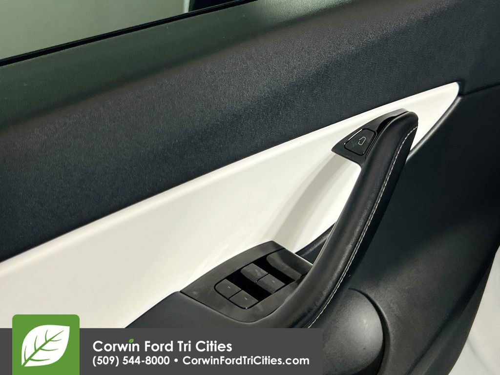 Used 2020 Tesla Model Y Long Range image 12