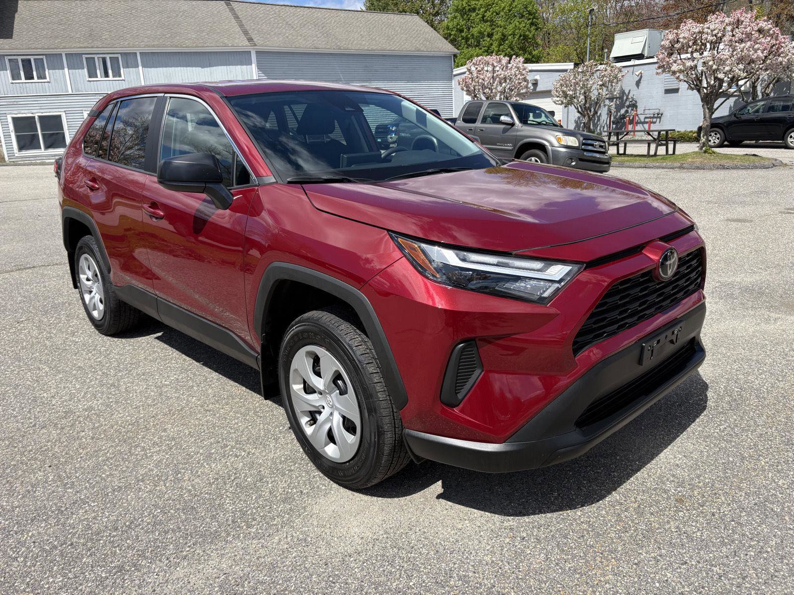 Used 2023 Toyota RAV4 LE AWD/4WD image 1