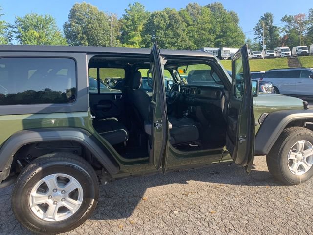 Used 2022 Jeep Wrangler Unlimited Sport AWD/4WD image 12