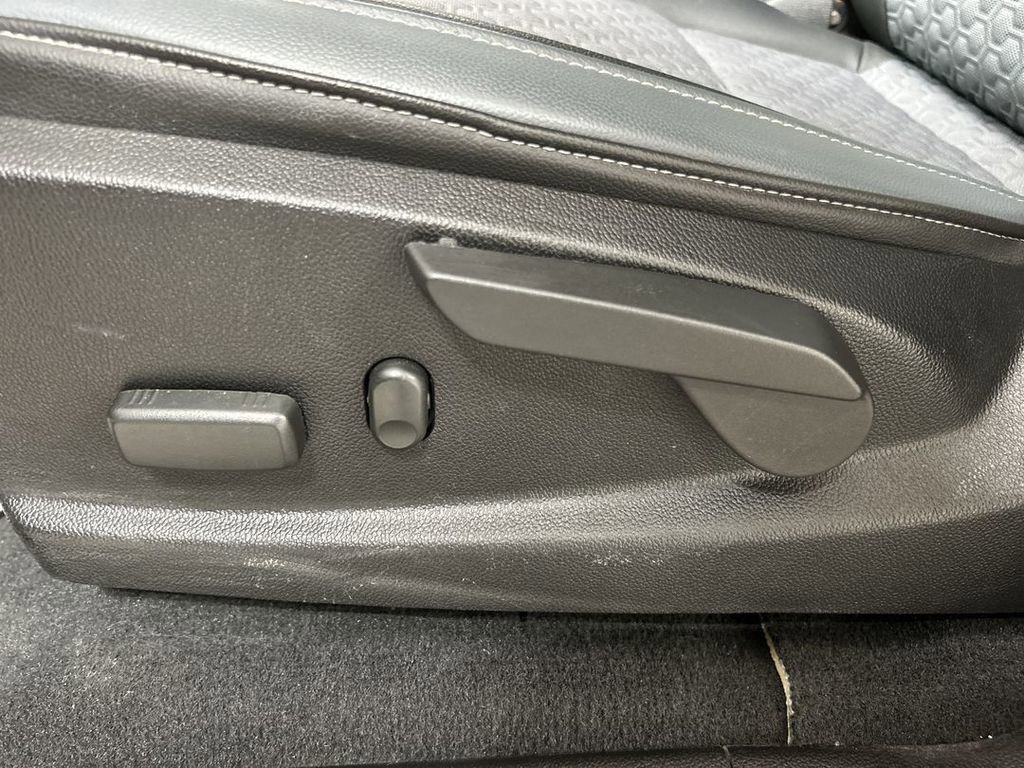 Used 2021 Chevrolet Colorado Z71 image 10