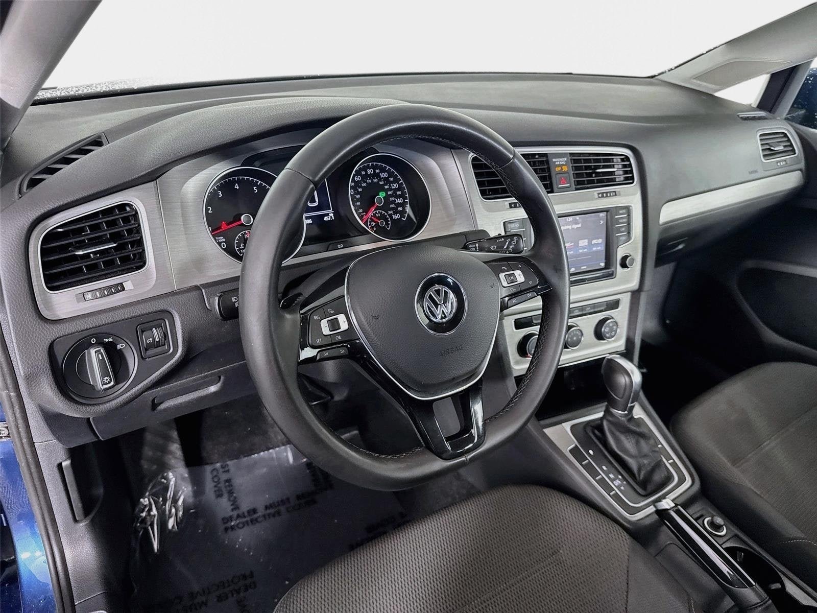 Used 2017 Volkswagen Golf S FWD image 9