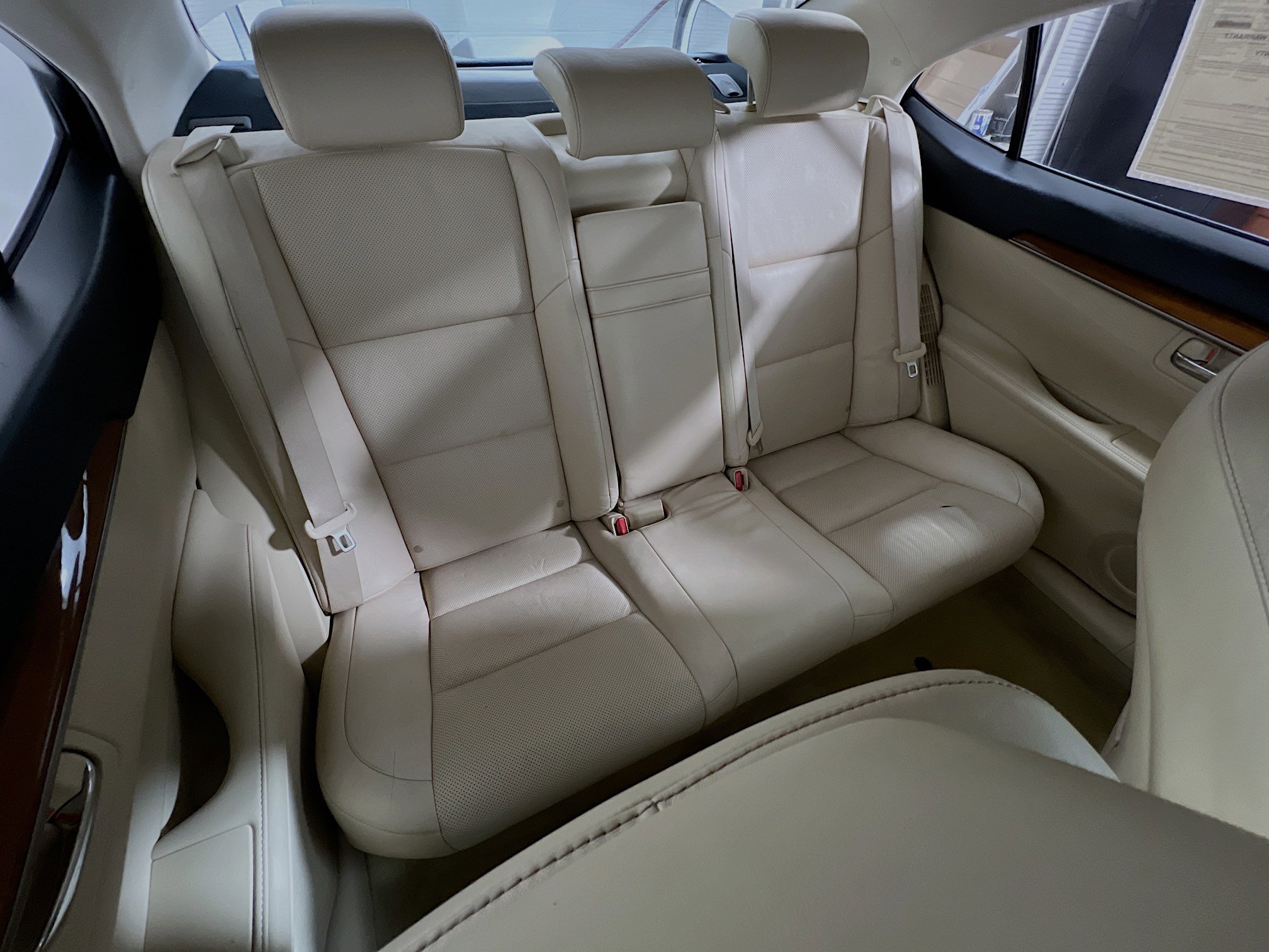 Used 2013 Lexus ES 300h image 33