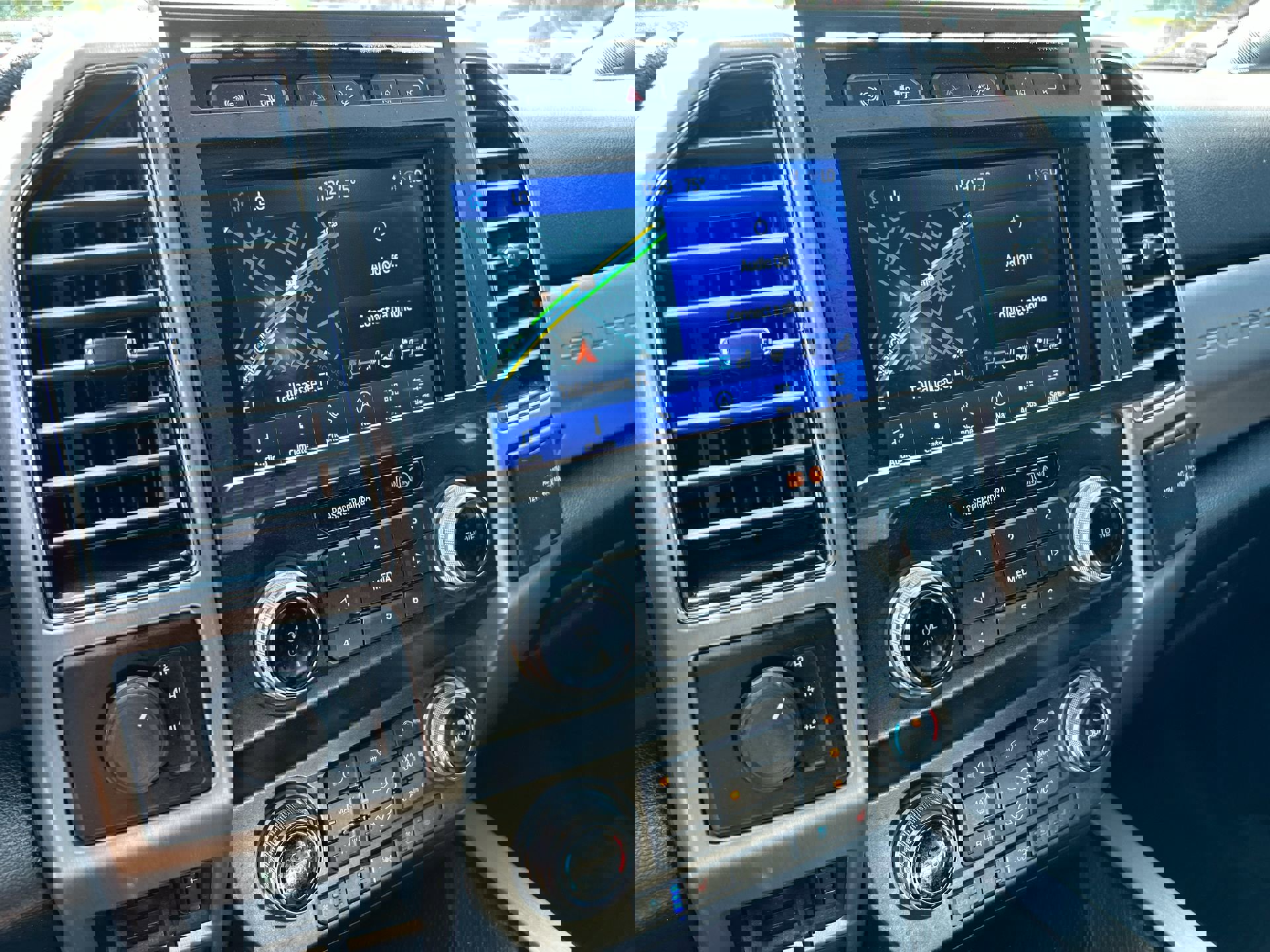 Used 2020 Ford F450 Platinum w/ FX4 Off-Road Package image 25