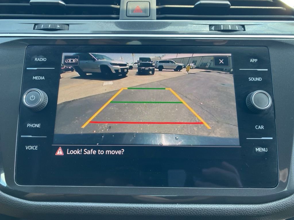 Used 2024 Volkswagen Tiguan SE image 37