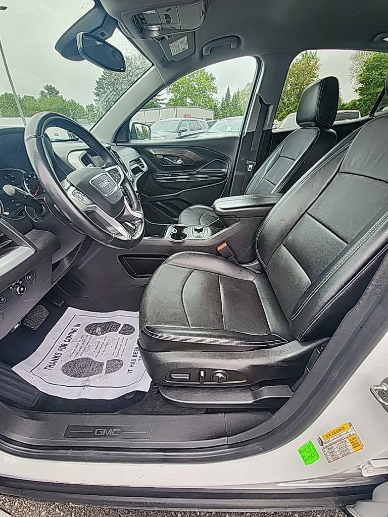 Used 2023 GMC Terrain SLT image 16