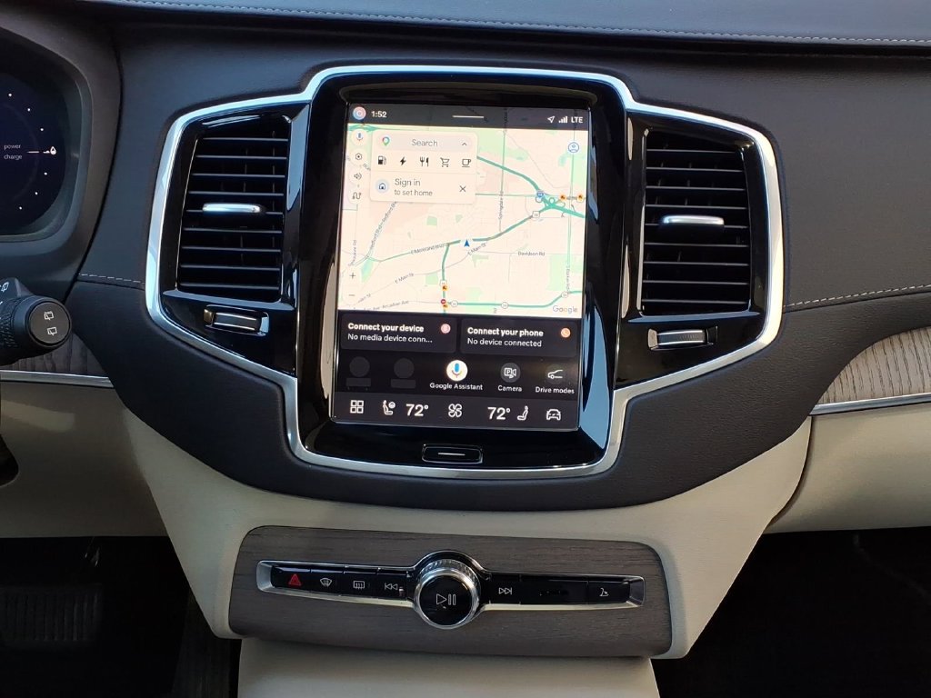 Certified 2024 Volvo XC90 T8 Ultimate w/ Protection Package Premier AWD/4WD image 15