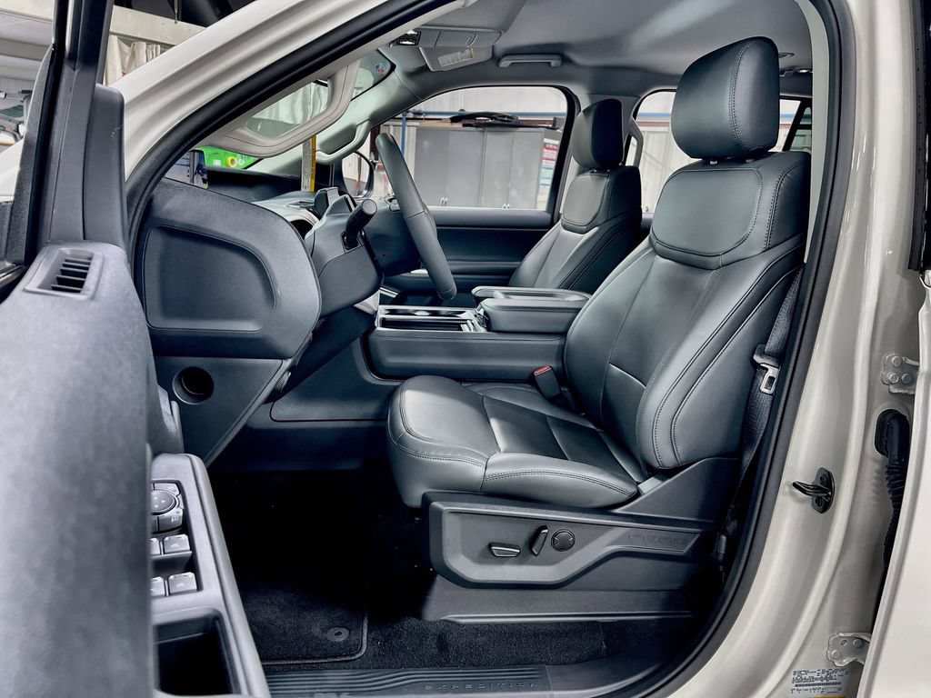New 2026 Ford Expedition Active AWD/4WD image 13