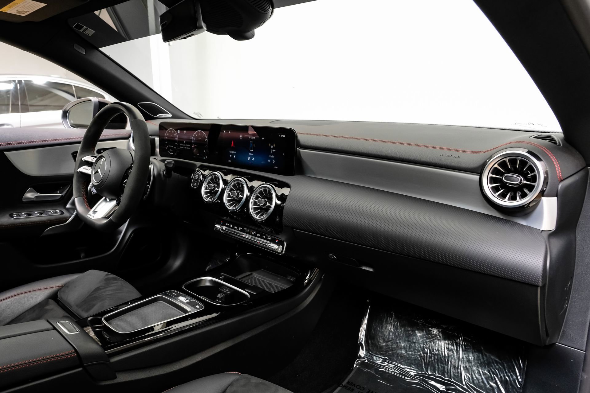 Used 2024 Mercedes-Benz CLA 35 AMG 4MATIC image 17