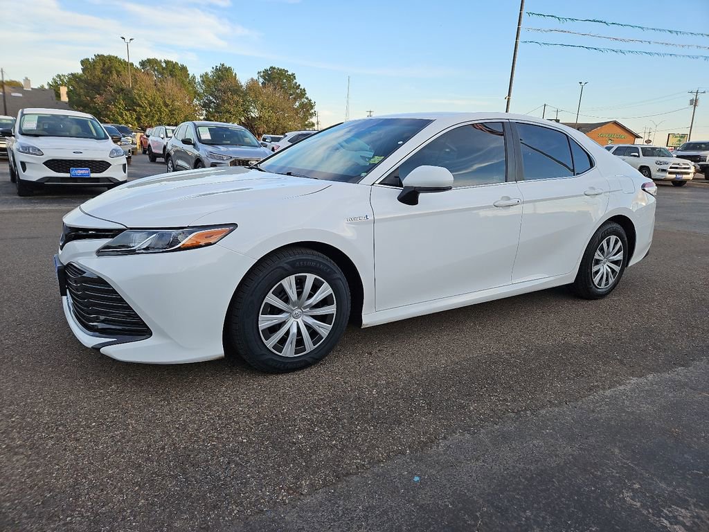 Used 2018 Toyota Camry LE image 5