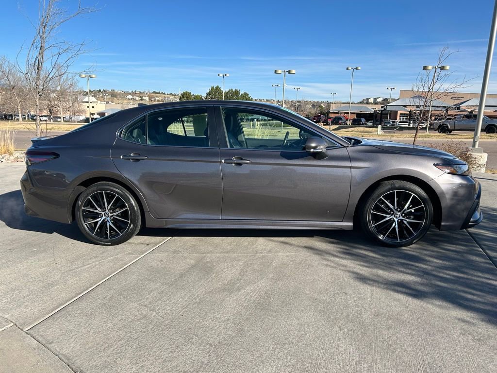 Used 2023 Toyota Camry SE image 8