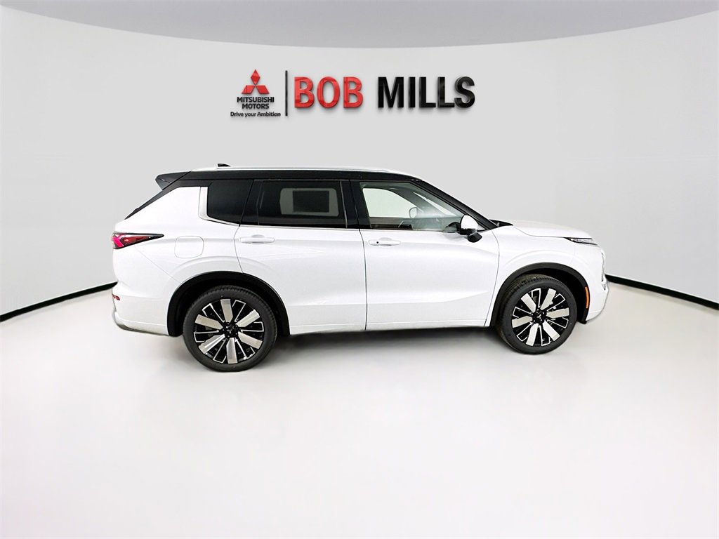 New 2025 Mitsubishi Outlander SEL image 8