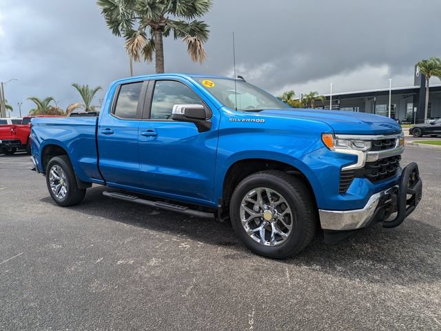Used 2022 Chevrolet Silverado 1500 LT w/ Protection Package RWD image 2