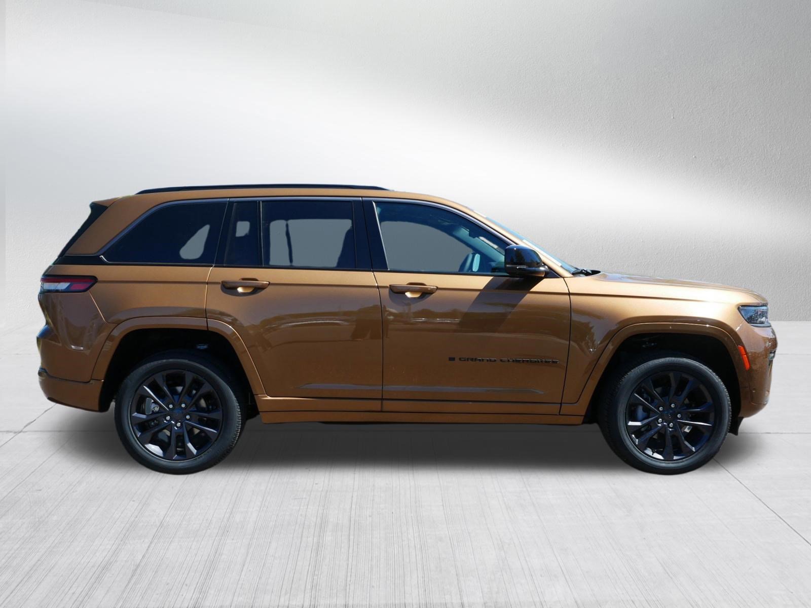 New 2026 Jeep Grand Cherokee Limited AWD/4WD image 8