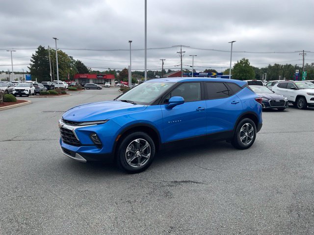 Used 2025 Chevrolet Blazer LT AWD/4WD image 3
