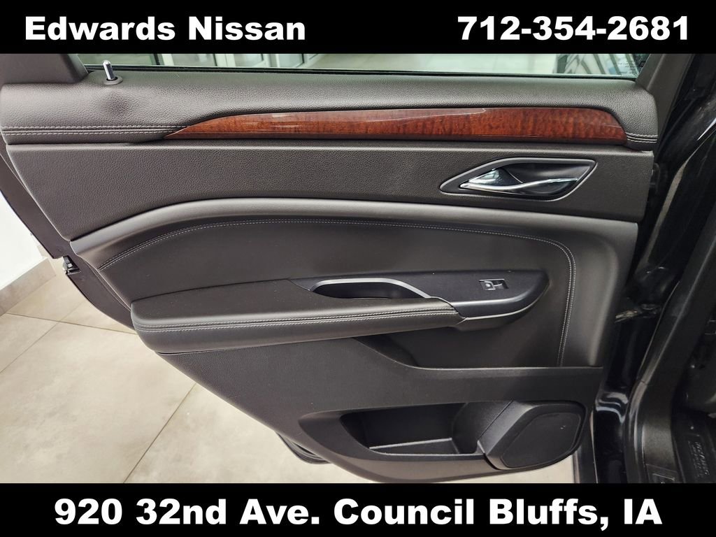 Used 2015 Cadillac SRX Luxury image 19