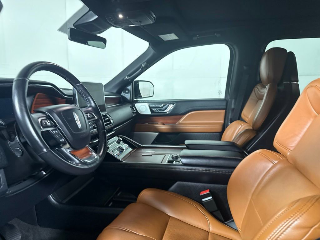 Used 2021 Lincoln Navigator Reserve w/ Luxury Package AWD/4WD image 29