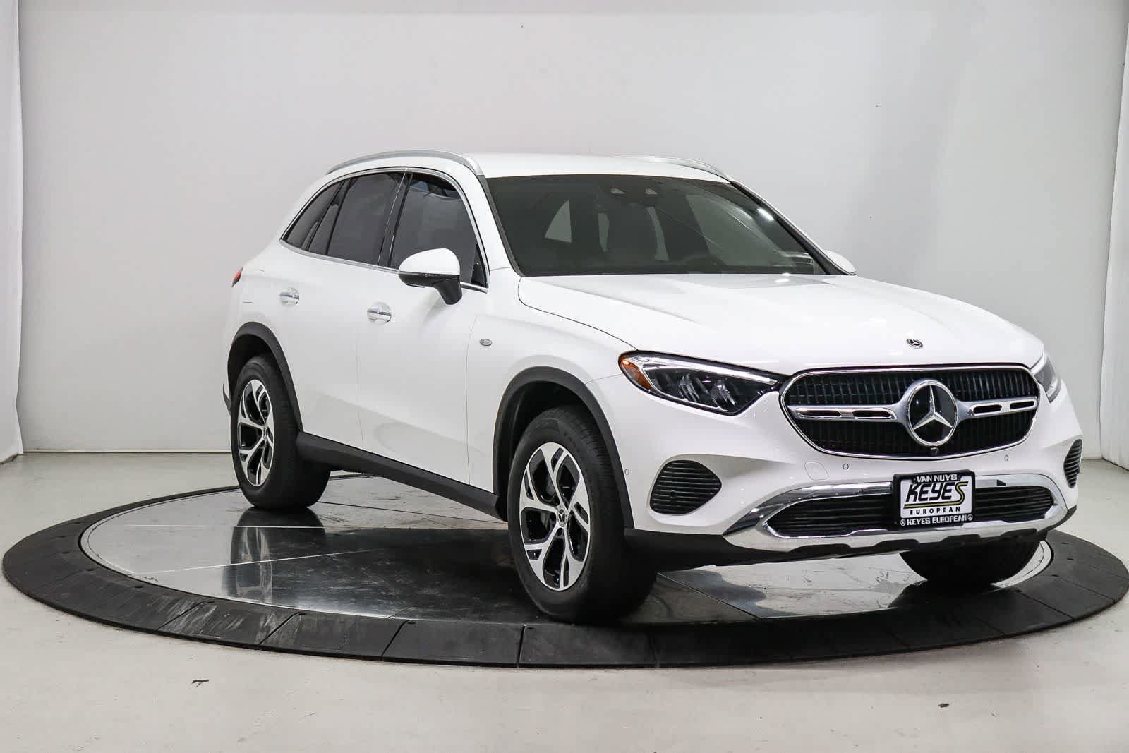 Used 2025 Mercedes-Benz GLC 350e 4MATIC image 5