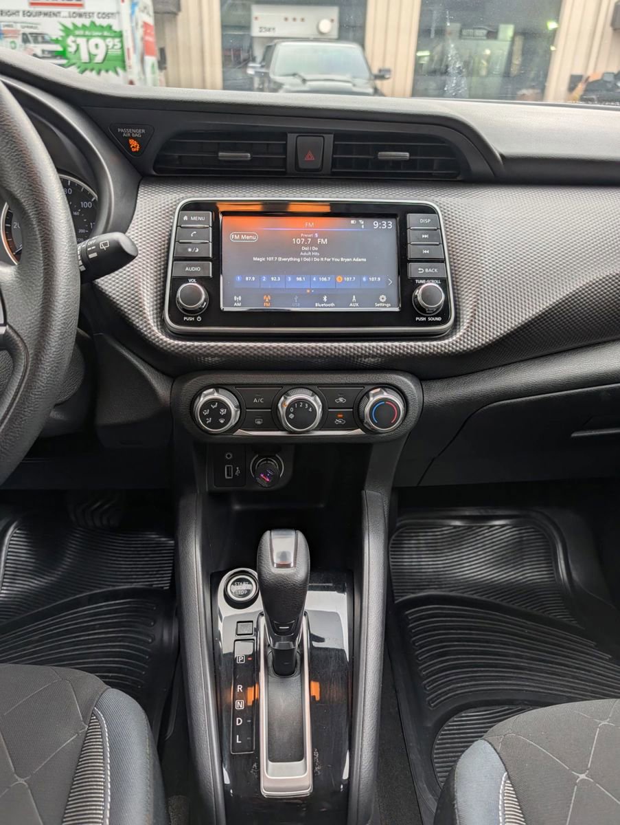 Used 2020 Nissan Kicks S image 7