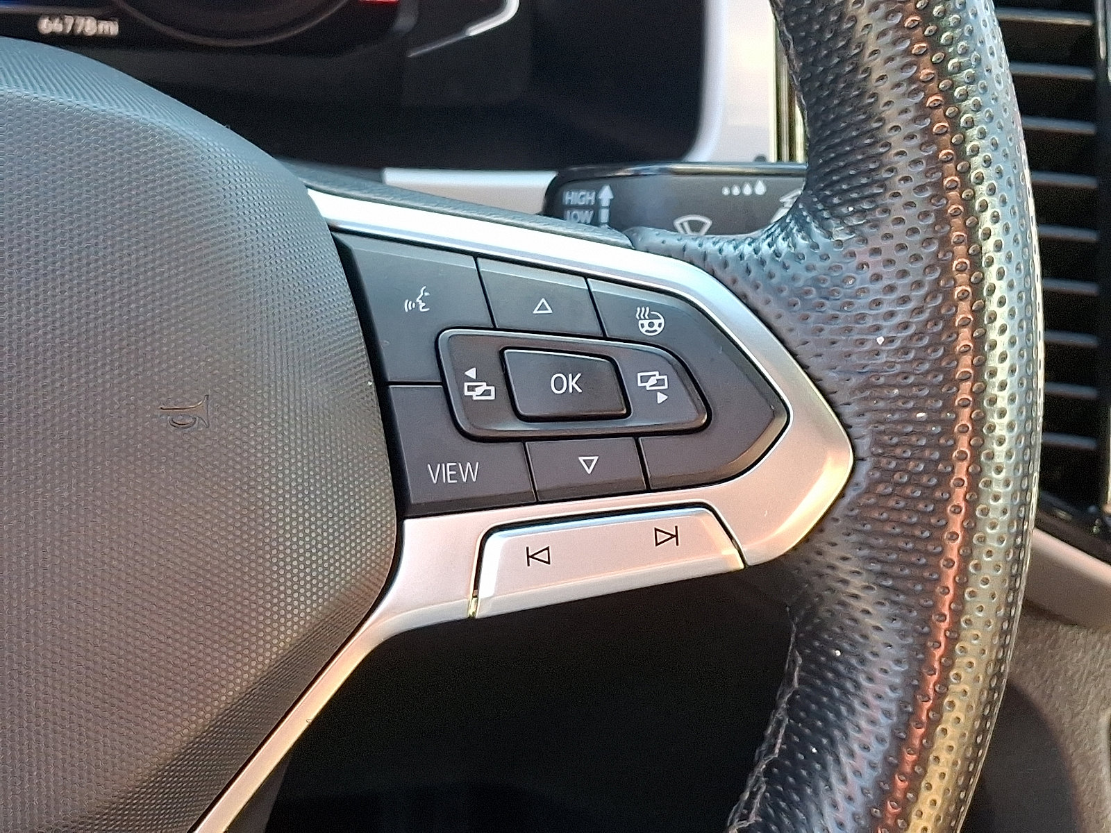 Used 2022 Volkswagen Atlas Cross Sport SEL Premium R-Line image 24