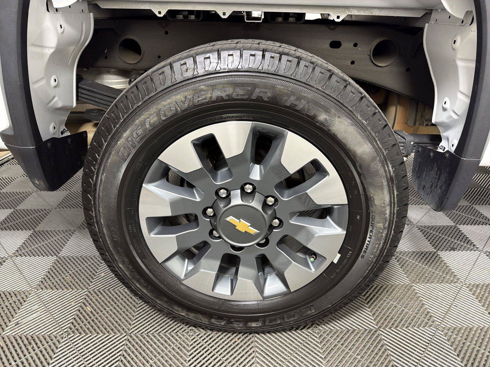 Used 2023 Chevrolet Silverado 2500 Custom w/ Custom Value Package AWD/4WD image 15