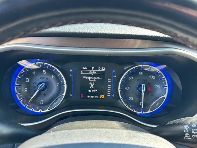 Used 2019 Chrysler Pacifica Touring-L FWD image 22