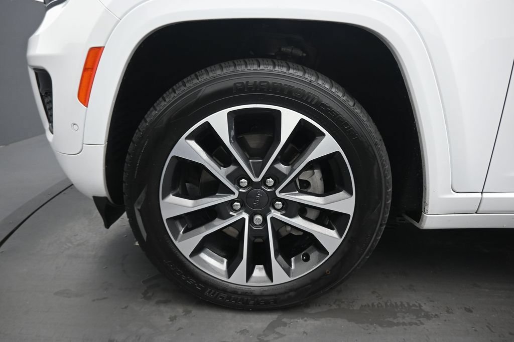 Used 2023 Jeep Grand Cherokee Overland w/ Advanced Protech Group III AWD/4WD image 62