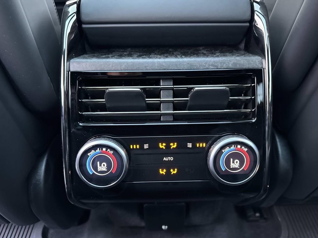 Used 2025 Land Rover Range Rover Sport Autobiography AWD/4WD image 18