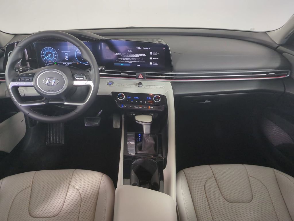 Used 2023 Hyundai Elantra Limited w/ Cargo Package image 15