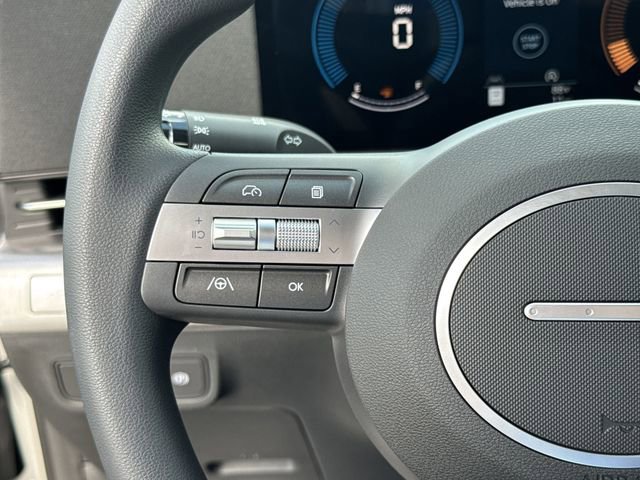 Certified 2025 Hyundai Kona SE image 17