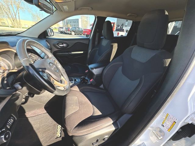 Used 2017 Jeep Cherokee Latitude w/ Safety/Convenience Group image 17