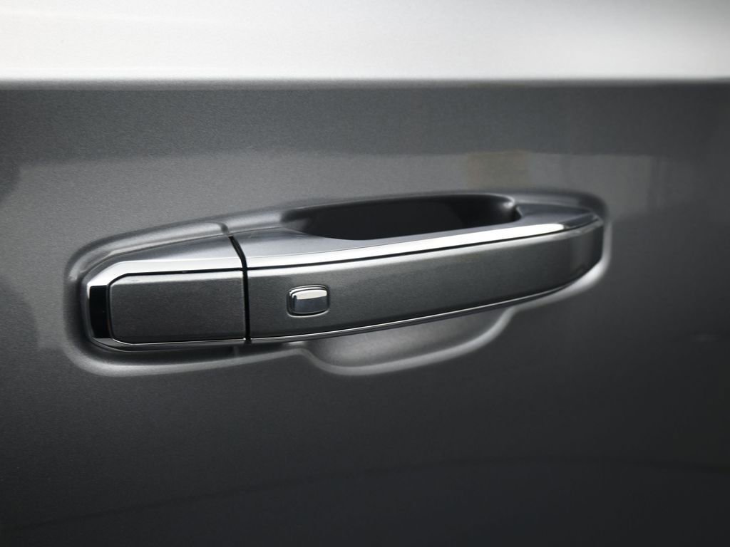 Used 2022 GMC Yukon Denali w/ Denali Premium Package image 52