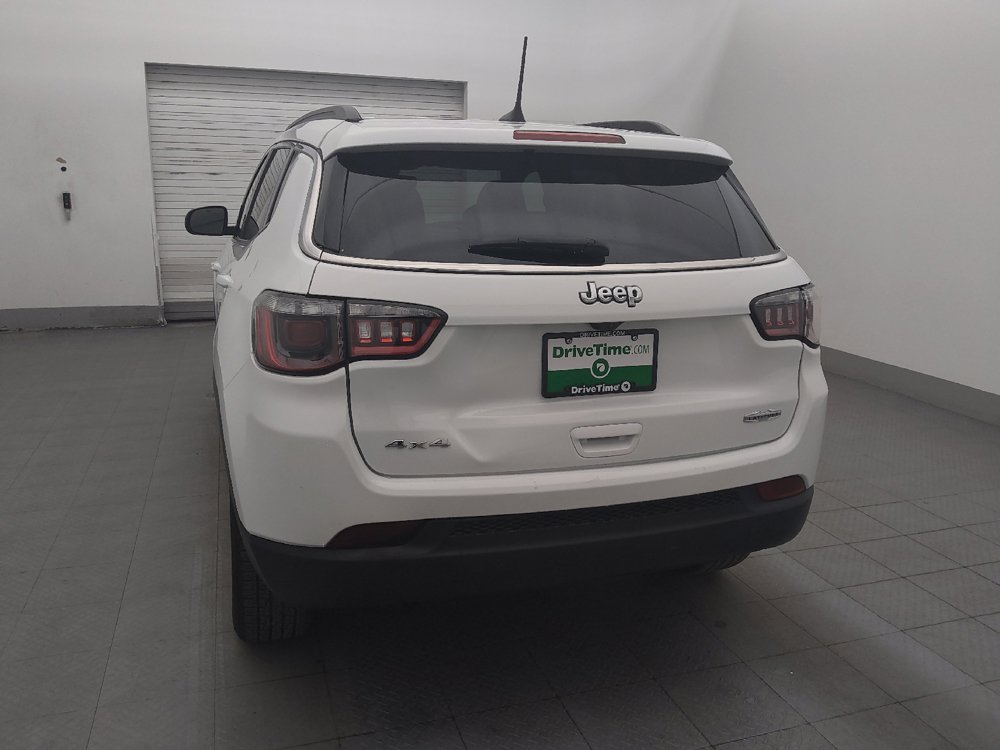 Used 2025 Jeep Compass Latitude AWD/4WD image 6