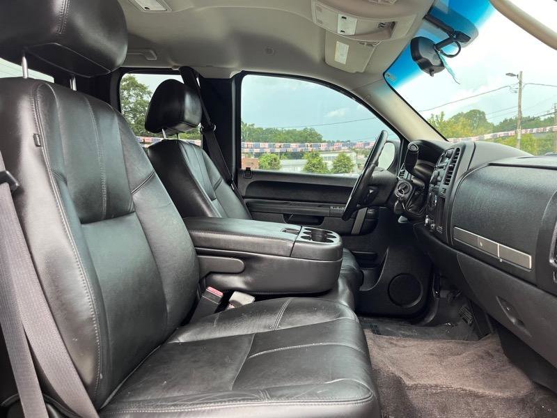 Used 2011 Chevrolet Silverado 1500 LT w/ All-Star Edition RWD image 18