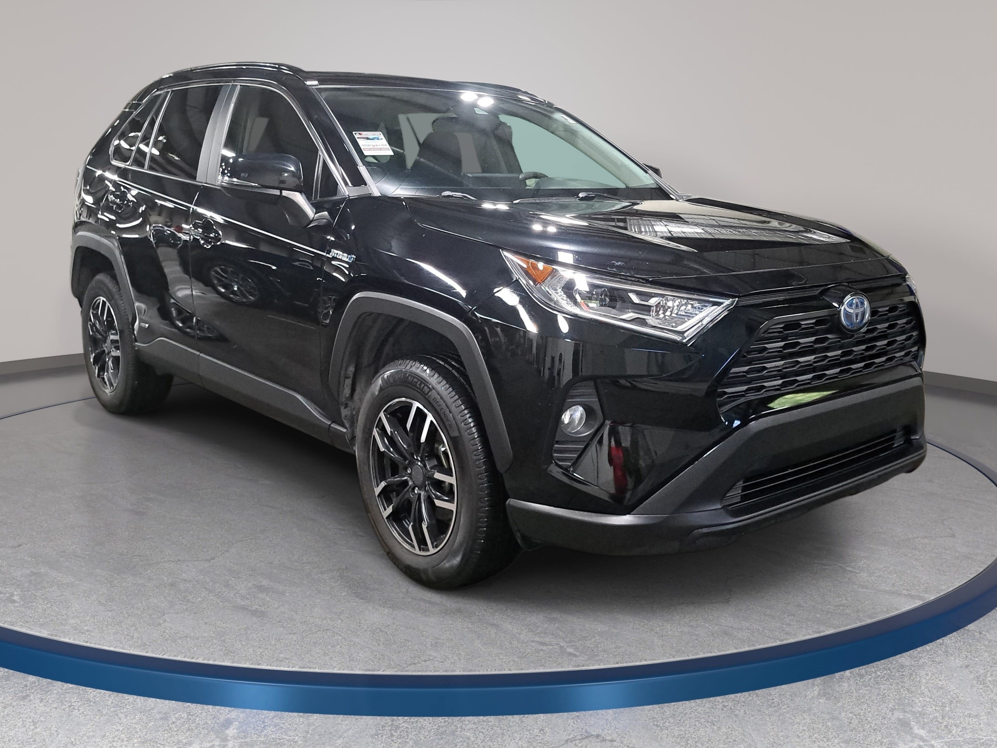 Used 2019 Toyota RAV4 XLE AWD/4WD image 3