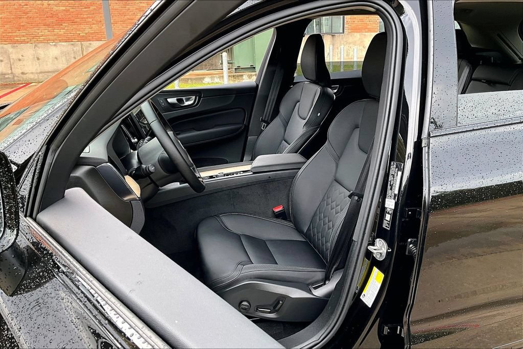 Certified 2026 Volvo XC60 B5 Plus AWD/4WD image 33