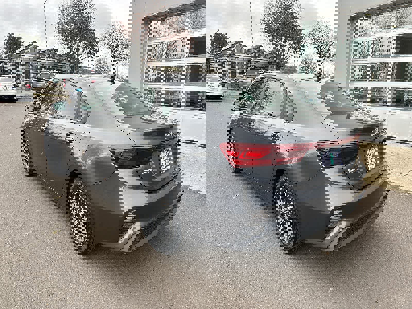 Used 2023 Kia Forte LXS image 3