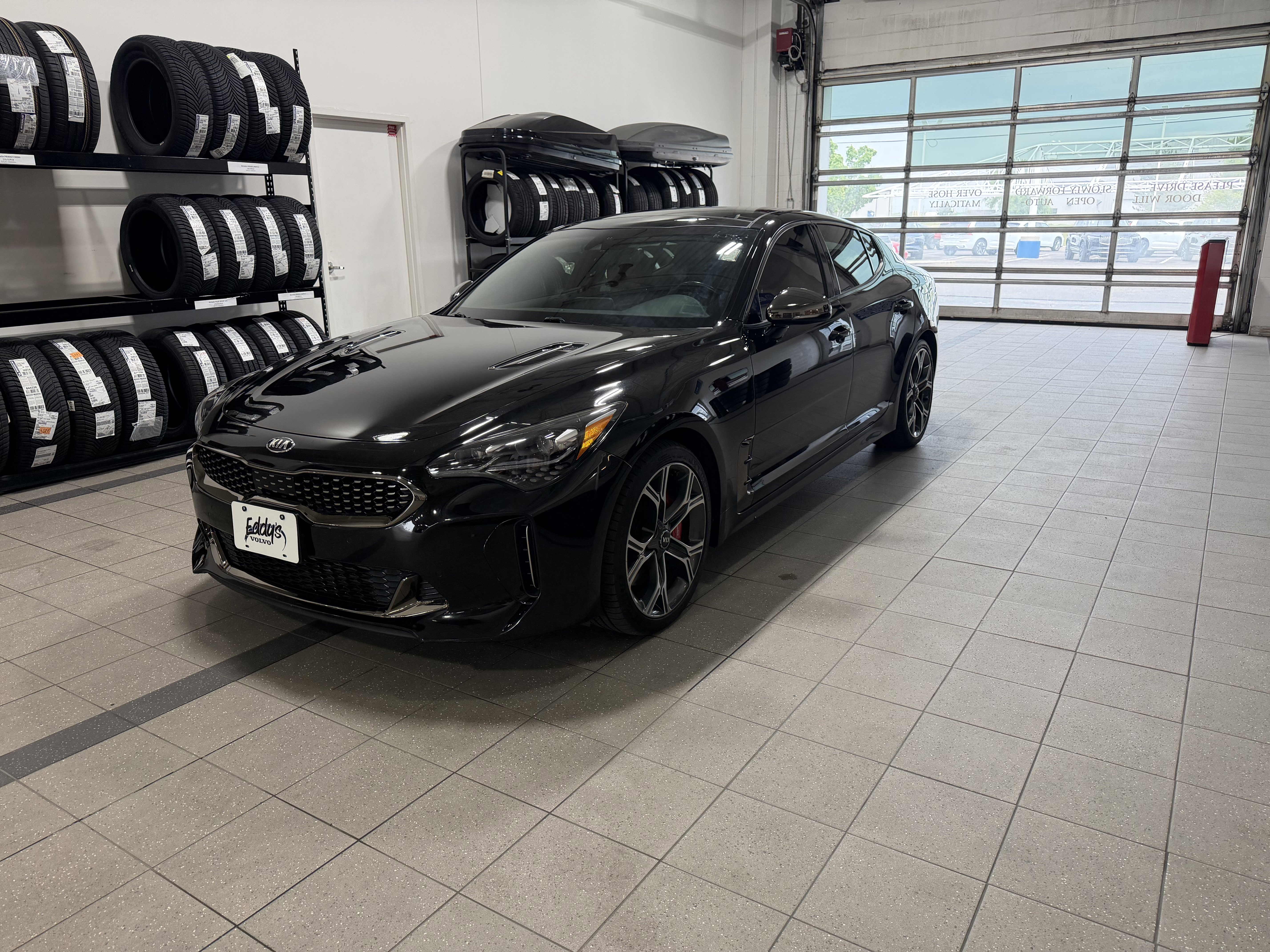 Used 2018 Kia Stinger GT1 RWD image 3