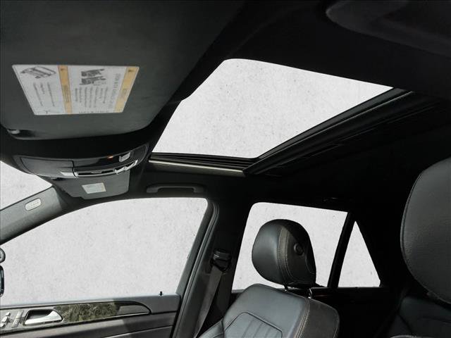Used 2019 Mercedes-Benz GLE 400 4MATIC image 11
