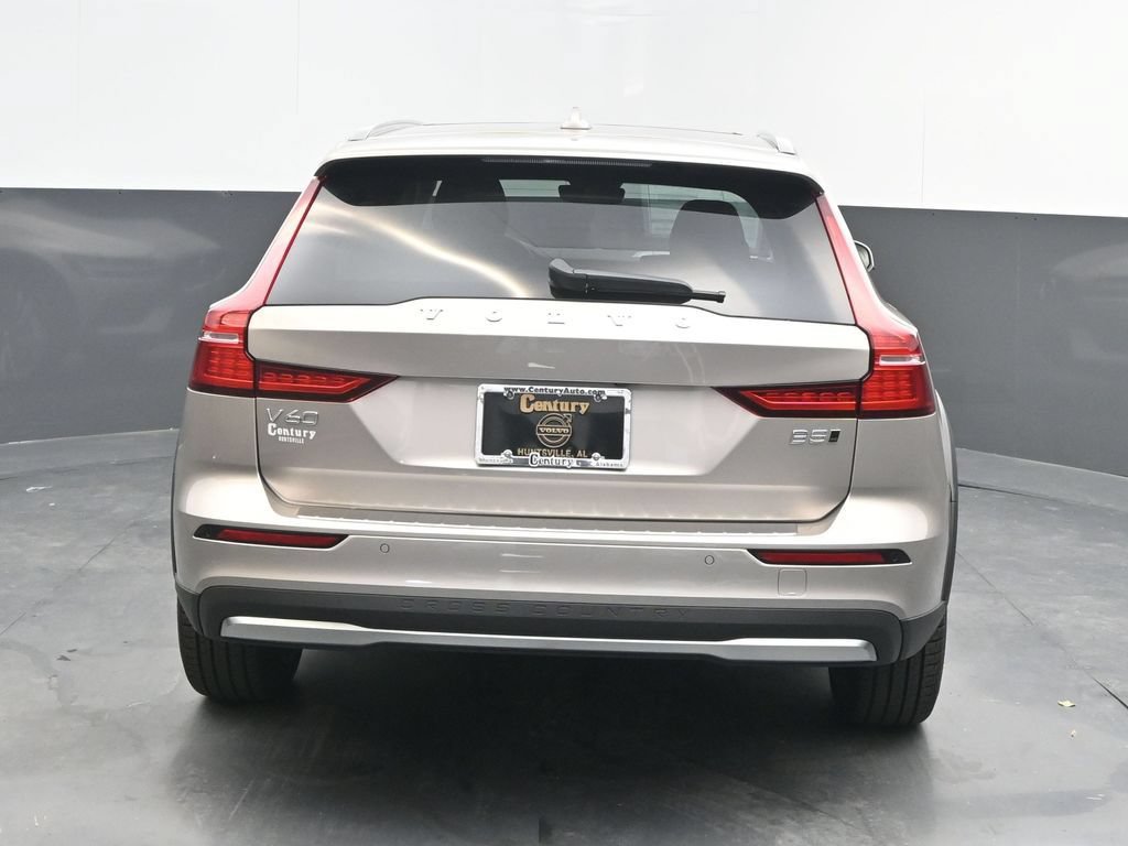 New 2026 Volvo V60 B5 Cross Country Plus w/ Protection Package Premier AWD/4WD image 6