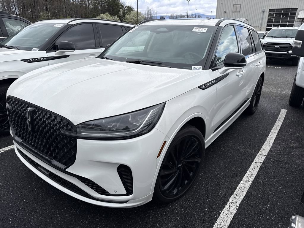Used 2025 Lincoln Aviator Reserve w/ Equipment Group 201A image 6